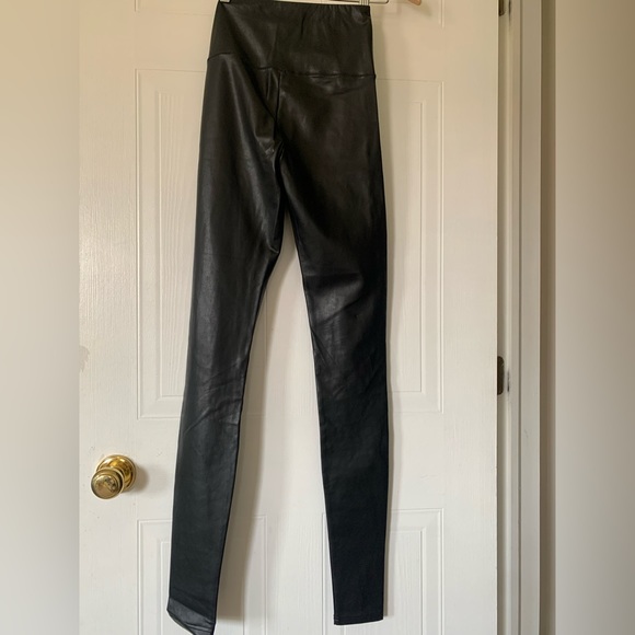 WILFRED Aritzia Faux Leather Leggings XS - Picture 2 of 3